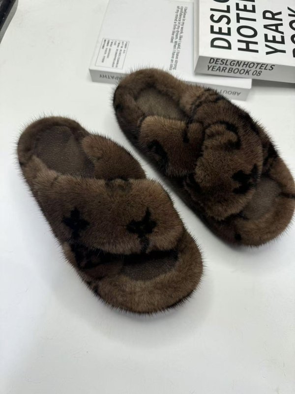 Celebrity-Style Mink Fur Coffee-Colored Cross-Pattern Fashion Slippers, Thick-Soled Women's Shoes, Versatile Furry Slippers