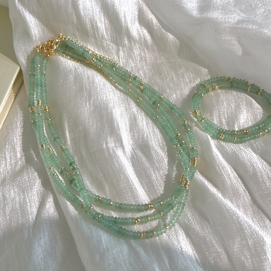 ニッチなデザイン、高級感のあるアベンチュリン天然石のネックレス／ブレスレット（女性用）、スペーサービーズデザイン、モダンな中国風ビーズ鎖骨チェーン。