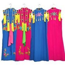 A complete collection of high-end Yangko clothing with western style middle-aged and elderly people with large lace-ups and Northeastern Yangko waistcoats for men and women