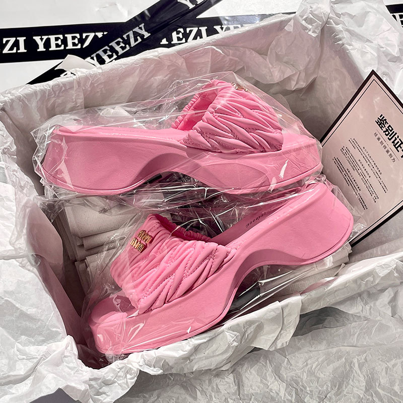 Miu's Thick-Soled Barbie Pink Slippers for Women, 2024 Summer New Style, Sweet and Spicy Casual Fashion Beach Height-Increasing Slippers