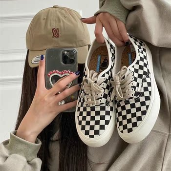 Authentic Anaheim Eco-Friendly Black and White Checkerboard Style38 Low-Top Unisex Sneakers Canvas Shoes