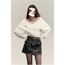 One-shoulder halter neck sweater for women in spring and autumn new style high-end bottoming shirt design off-shoulder top