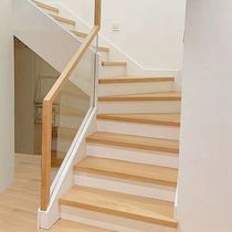 A red book self-adhesive multi-layer solid wood stair treads are non-slip and wear-resistant duplex apartment and villa customizable treads