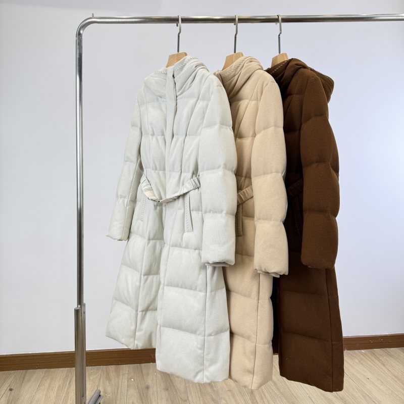 Luo Mengna Qiwita 2026 New Elegant Style Long Over-The-Knee Hooded Goose down Coat with Pockets for Women Luo Mengna Qiwita 2026 New Elegant Style Long Over-The-Knee Hooded Goose down Coat with Pockets for Women