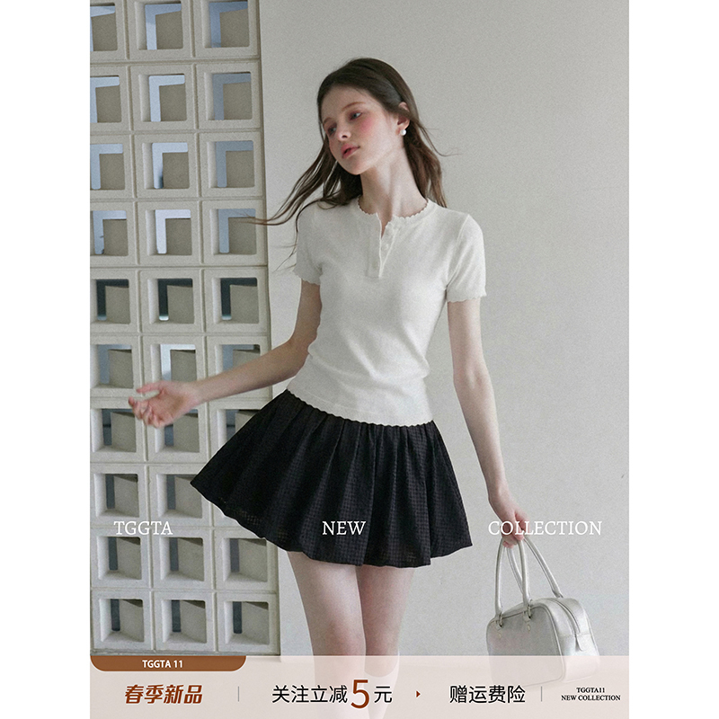 Tggta White Lace Shoulder-Baring Short-Sleeved T-Shirt for Women, Summer 2026 New Style, Henry Collar, Slim-Fit Short Knitted Top