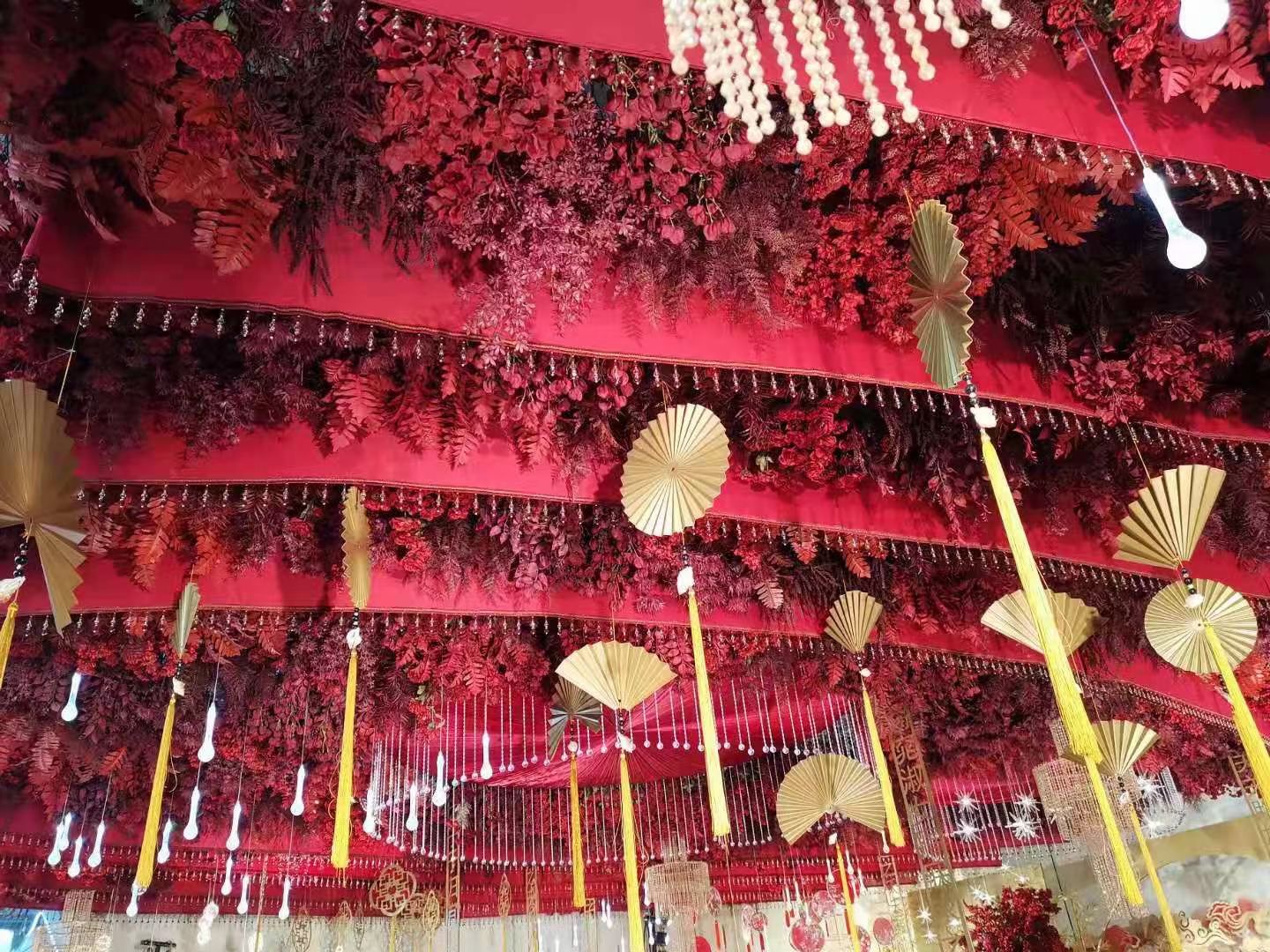 Wedding hanging top yarn elastic cloth Milk silk hanging ceiling curtain Crystal beads hanging ceiling Decorative hanging ceiling Yarn curtain hanging ceiling elastic cloth