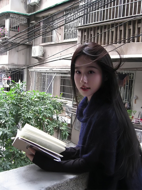 French high-end blue turtleneck sweater for women in autumn and winter with pile collar cape and vest sweater pullover top