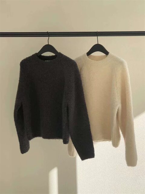Breast fufu lazy pullover white circle yarn sweater women's autumn and winter simple and gentle knitted sweater loose soft waxy top