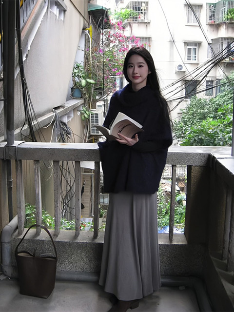 French high-end blue turtleneck sweater for women in autumn and winter with pile collar cape and vest sweater pullover top