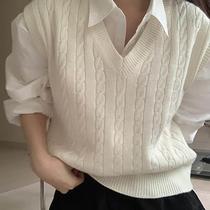 Korean style twist early autumn V-neck white knitted vest for women layered pullover sleeveless sweater vest top