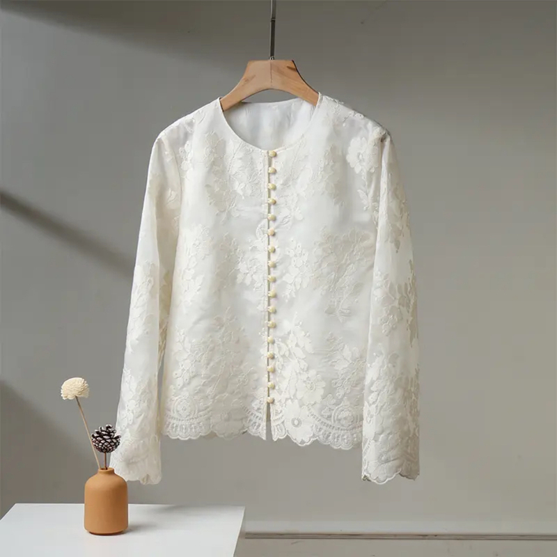 Spring New Style French Romantic Round Neck Single-Breasted Wavy Edge Embroidered Lace Shirt Women's Loose Short Top