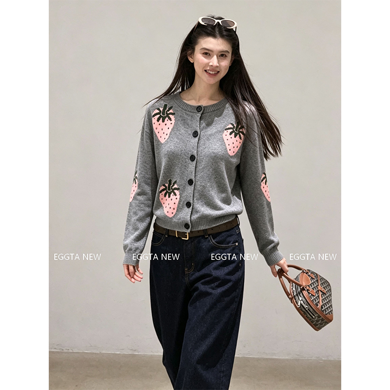 Eggta Korean Style Strawberry Jacquard Round Neck Knitted Cardigan for Women Autumn and Winter Loose Age-Reducing Soft Sweater Jacket Top Eggta Korean Style Strawberry Jacquard Round Neck Knitted Cardigan for Women Autumn and Winter Loose Age-Reducing Soft Sweater Jacket Top