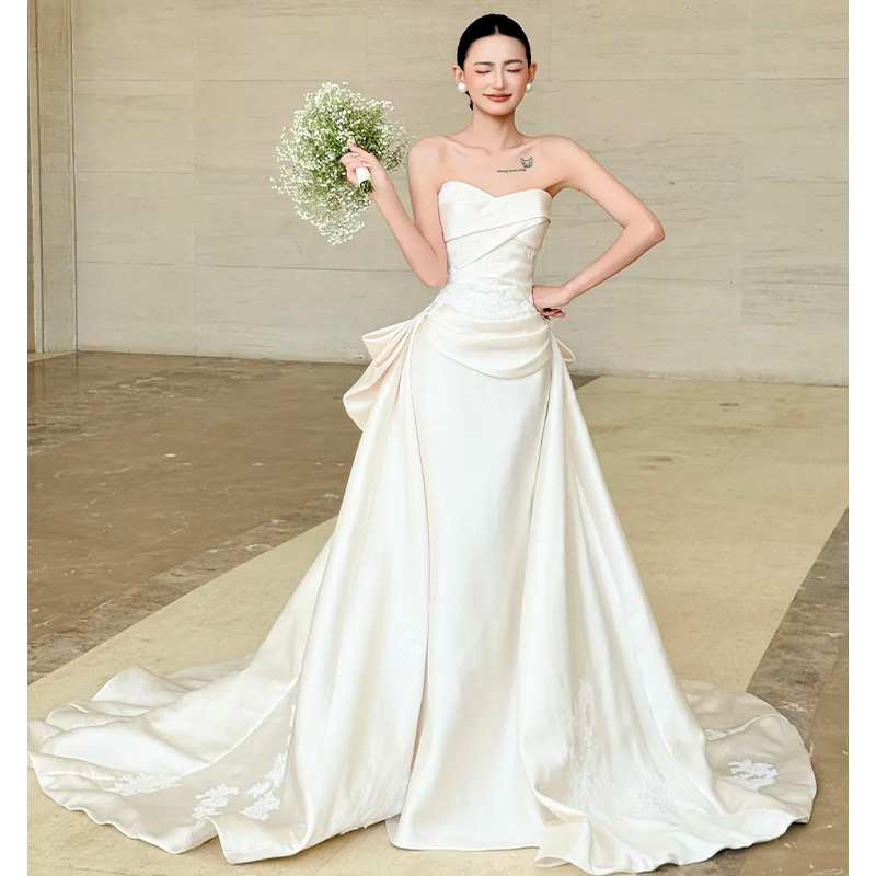French-Style Mermaid Wedding Dress with a High-End Feel, Lace and Satin Bridal Engagement Gown with a Small Train for the Bride