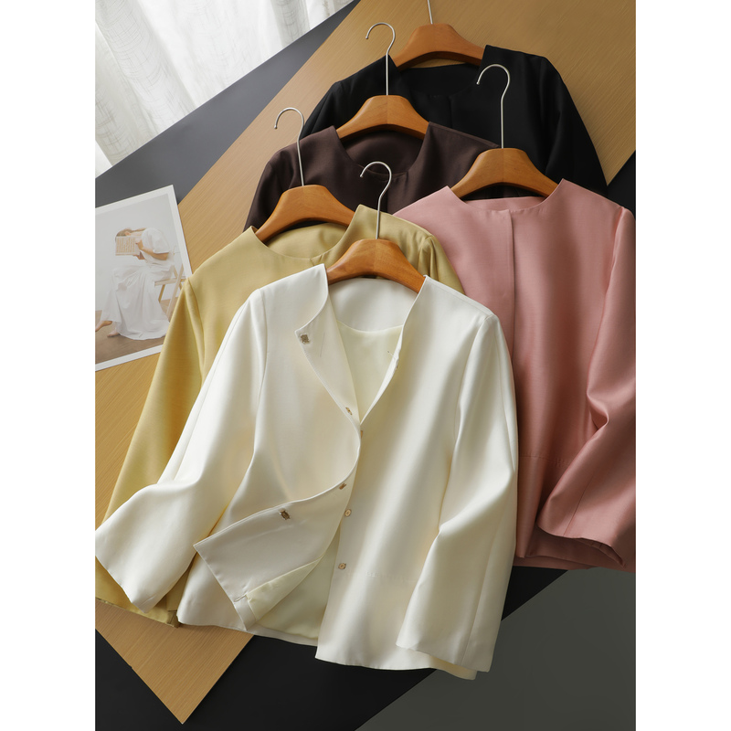Selected High-End Silk Wool! Silk Mulberry Silk Wool Round Neck Hidden Placket Simple Loose Elegant Coat J00852 Selected High-End Silk Wool! Silk Mulberry Silk Wool Round Neck Hidden Placket Simple Loose Elegant Coat J00852