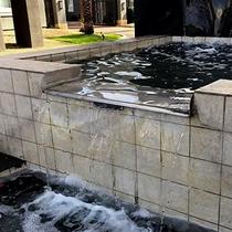 Water curtain wall flow plate black U-shaped natural slow-flow waterfall outlet courtyard water tank stainless steel guide plate
