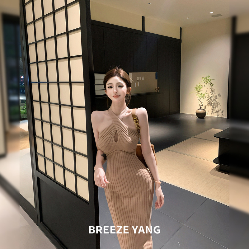 Xiaoyangjia【New Elite】Autumn New Style Waist-Cinching, Hip-Hugging, Slimming, Figure-Flattering Cross Halter Neck Dress N Xiaoyangjia【New Elite】Autumn New Style Waist-Cinching, Hip-Hugging, Slimming, Figure-Flattering Cross Halter Neck Dress N
