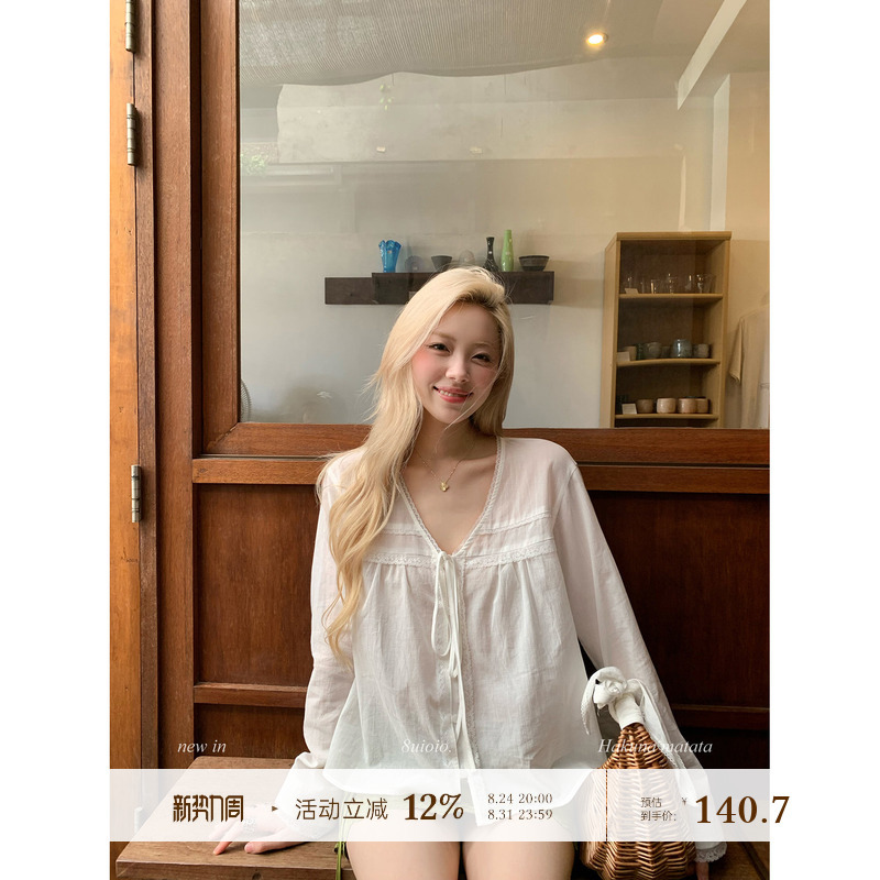 8Uioio'Loire Valley' White V-Neck Lace Patchwork Shirt for Women, New Summer Style, Slightly See-Through and Slimming Top 8Uioio'Loire Valley' White V-Neck Lace Patchwork Shirt for Women, New Summer Style, Slightly See-Through and Slimming Top