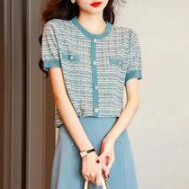 Suit with Western-style thread buckle and daisy matching collar short-sleeved Mothers Day bottoming shirt with temperament as a high-end short style for mom