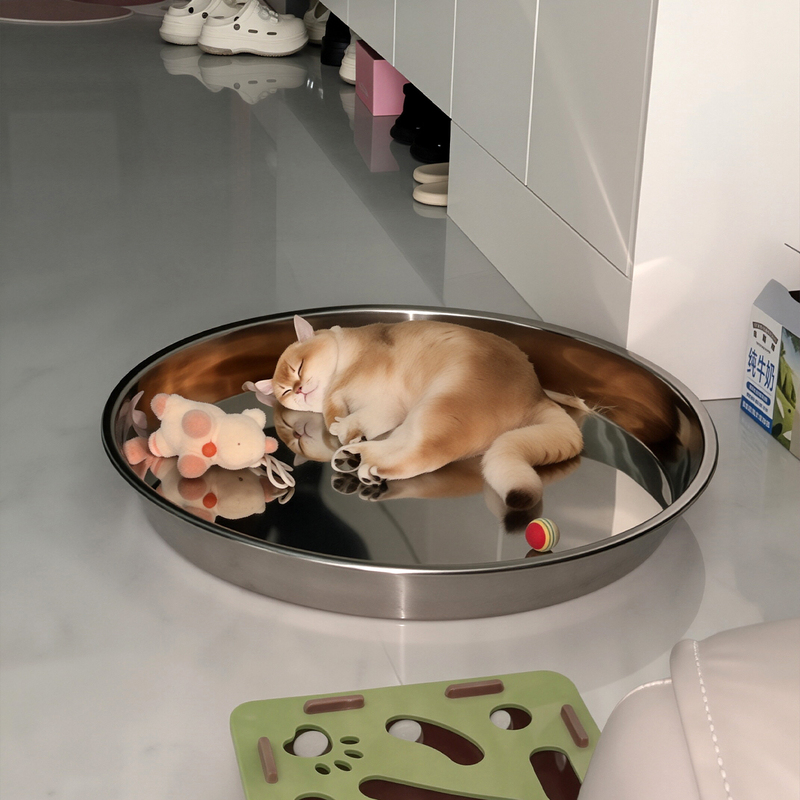 Universal Summer Aluminum Basin for Cats and Dogs, Cooling Aluminum Cat Bed, Heat-Resistant Sleeping Pad, Pet Mat, Gold Gradient