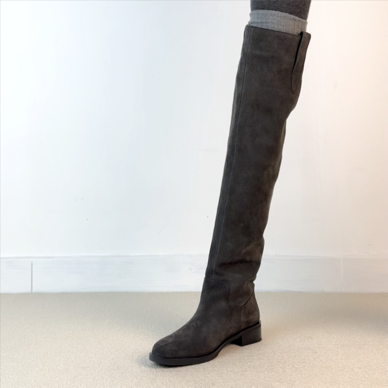 Liuye Six Also Offers Simple Over-The-Knee Long Boots in Korean Style, with a Lazy Low Heel, Matte Suede Leather, and a Slimming Effect, High Boots L2616 Liuye Six Also Offers Simple Over-The-Knee Long Boots in Korean Style, with a Lazy Low Heel, Matte Suede Leather, and a Slimming Effect, High Boots L2616