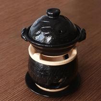 Japan imported hand-made design mini black glaze small earthen pot charcoal stove set retro tea cooking charcoal stove base ornaments