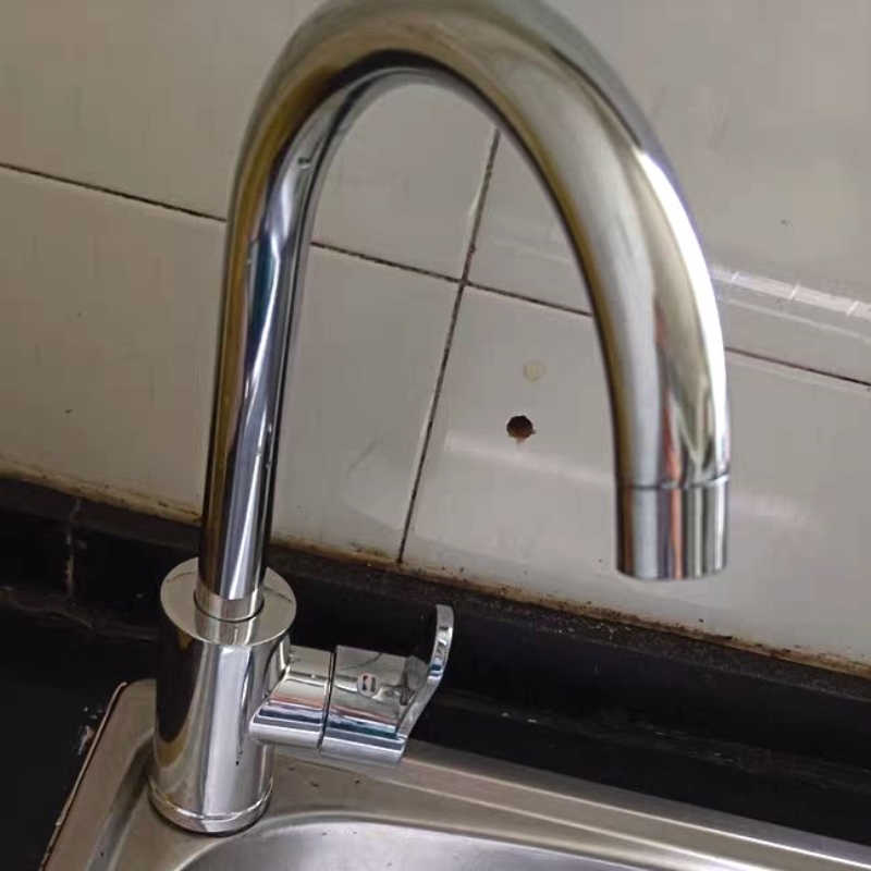 Stainless Steel Kitchen Faucet with Hot and Cold Water, Swivel Spout, Single Cold Water, Large Bend, Copper Core Alloy, for Sink Stainless Steel Kitchen Faucet with Hot and Cold Water, Swivel Spout, Single Cold Water, Large Bend, Copper Core Alloy, for Sink
