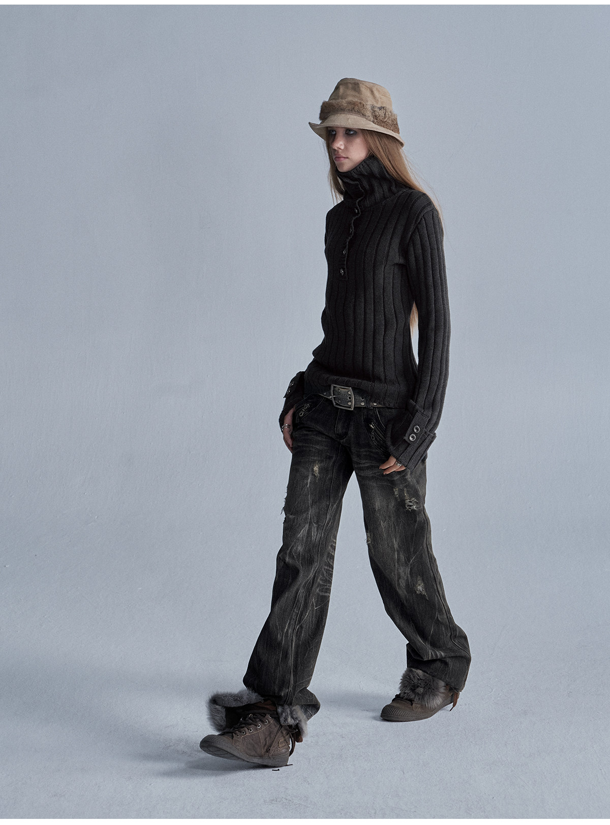 wear And tear Multi-Pocket Zip Straight-Leg Jeans