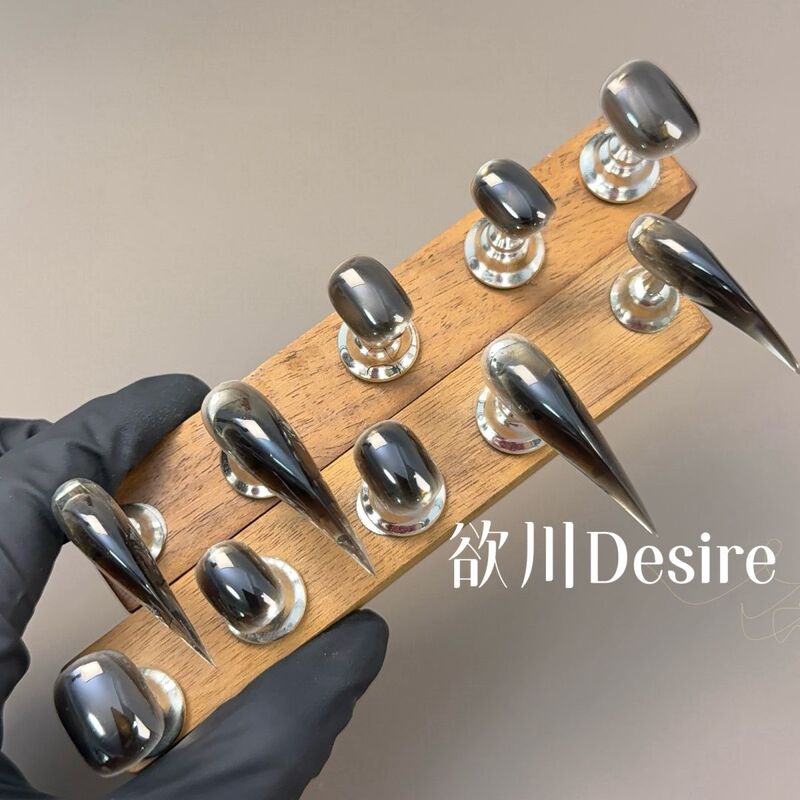 Desire | Black Gradient Construction Nail Art with Dragon Claws, Cat Claws, Black Manicure, Dual-Tone Dragon Claws, Wolf Claws, Press-On Nails. Desire | Black Gradient Construction Nail Art with Dragon Claws, Cat Claws, Black Manicure, Dual-Tone Dragon Claws, Wolf Claws, Press-On Nails.