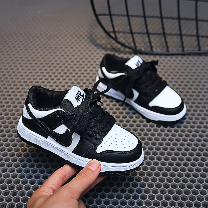 Olay 本革 AJ 子供用 黒と白のパンダ ロートップ ボーイズシューズ 通気性 2025 新ソフトソール ガールズスニーカー