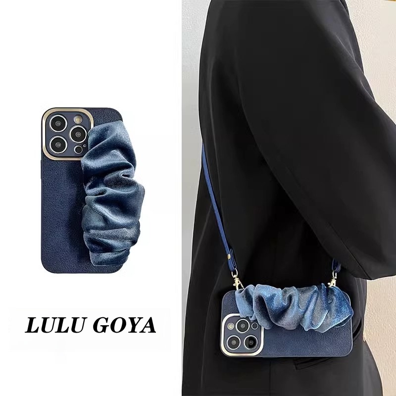 French Lulu Goya Dark Blue Velvet Pleated Wrist Strap Suitable for Apple iPhone 18 Pro Max Phone Case 17 Pro Apple Premium 16 Pm Moon Pit Pattern I15 Crossbody Strap iPhone 14P