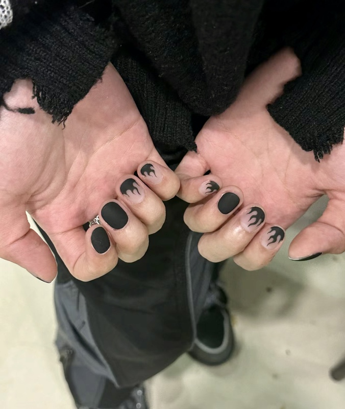 Frosted Black Flame Color Jumping Manicure Dark Style Flame Manicure Short Manicure Pants for Boys and Girls Unisex Style Manicure
