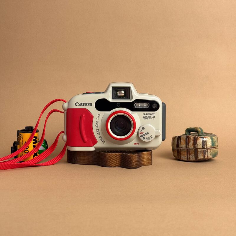 Canon Autoboy Wp1/D5 Used Film Point-And-Shoot Camera