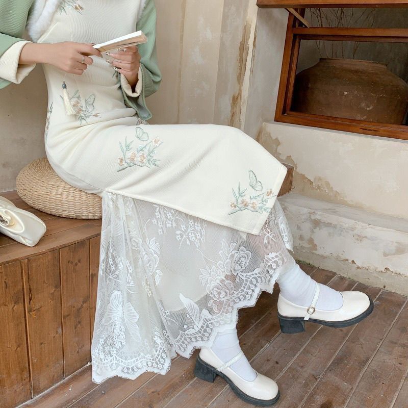 Lace Petticoat Worn under a Cheongsam, Versatile Ladylike Base Layer, Lace Elastic Retro Cheongsam Paired with a Mid-Length Skirt Lace Petticoat Worn under a Cheongsam, Versatile Ladylike Base Layer, Lace Elastic Retro Cheongsam Paired with a Mid-Length Skirt