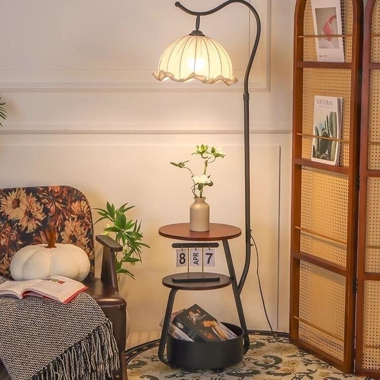 Medieval-Style Living Room Floor Lamp, High-End Atmosphere Lamp Next to the Sofa, Retro-Style Bedroom Bedside Table Lamp Medieval-Style Living Room Floor Lamp, High-End Atmosphere Lamp Next to the Sofa, Retro-Style Bedroom Bedside Table Lamp