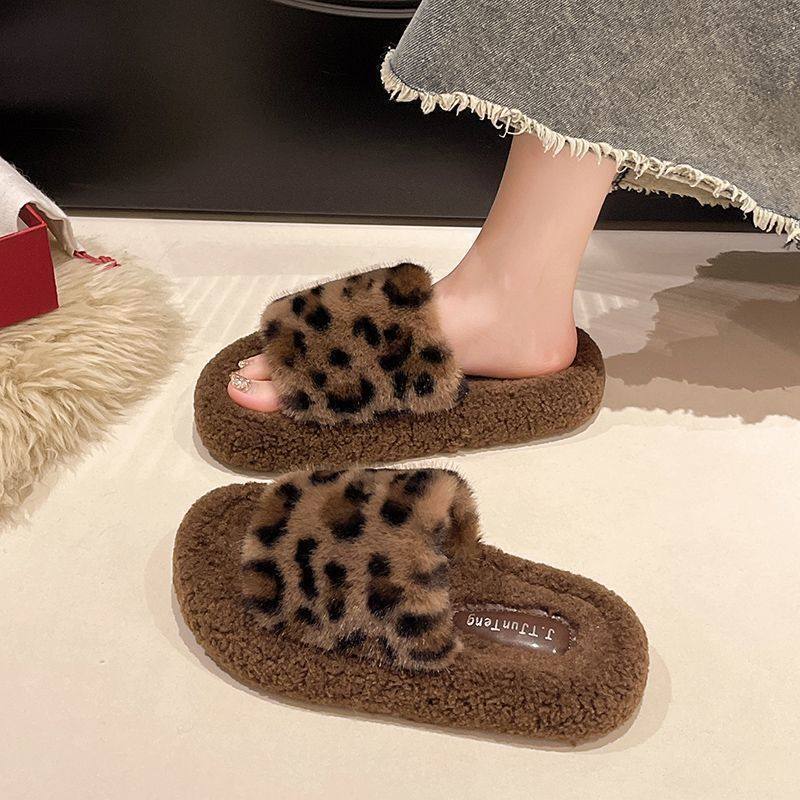 Unique Leopard Print Furry Slippers for Women, Fashionable and Versatile Slip-On Slippers for Autumn and Winter, Thick-Soled Height-Increasing Cotton Slippers