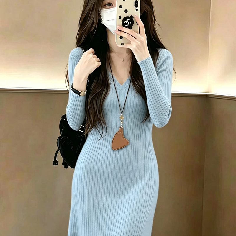 Blue V-Neck Knitted Dress for Women, 2026 New Autumn and Winter Style, Inner Sweater Dress, Mature and Elegant Slim-Fit Long Dress