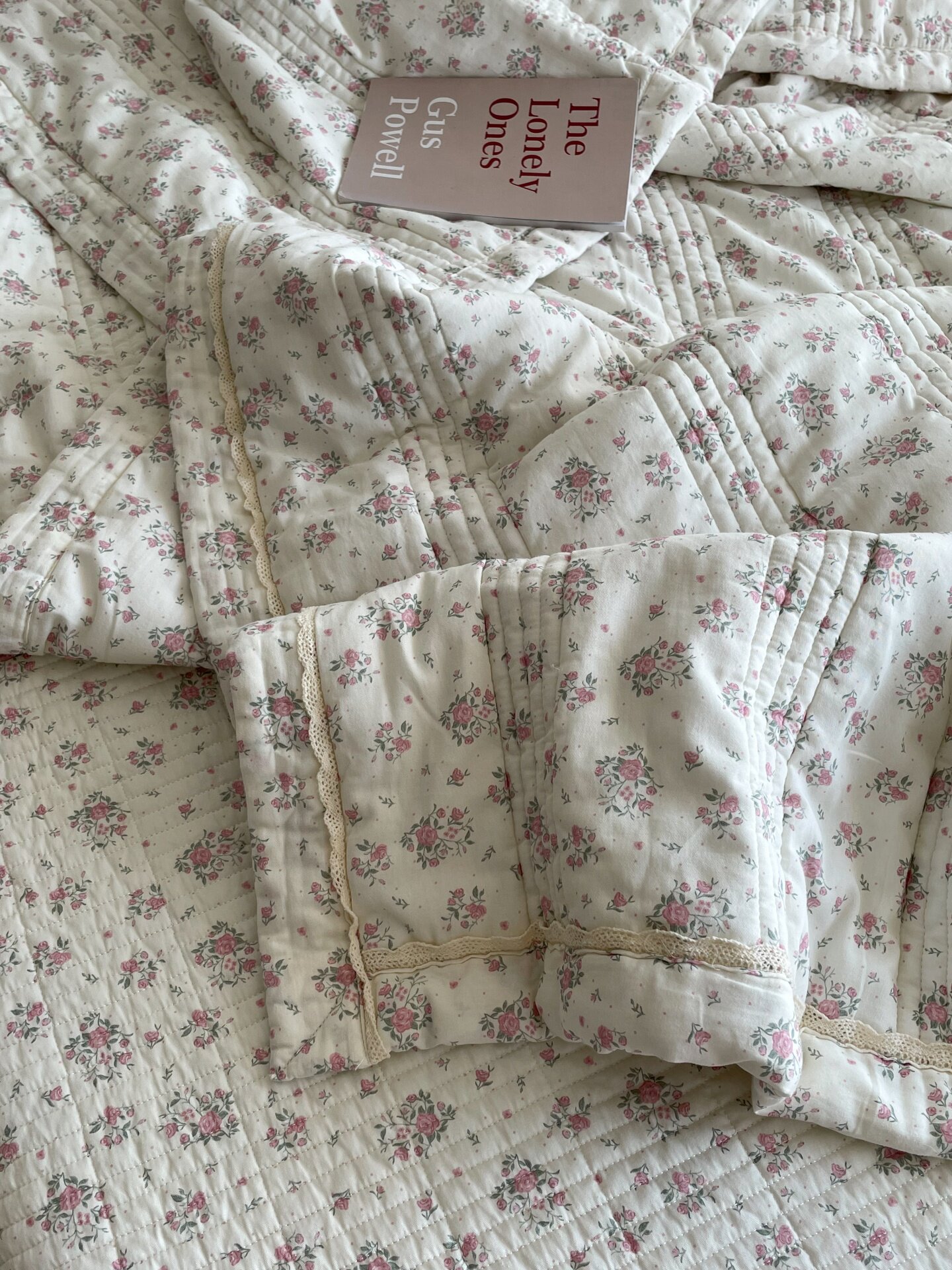 Корейский стеганый комплект постельного белья из 100% хлопка с мелким цветочным принтом и кружевной отделкой, 3 предмета