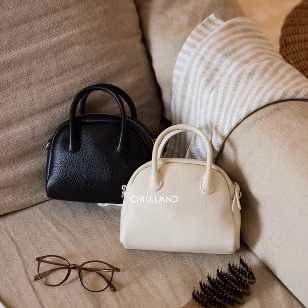 Chillland | Bloggers Recommend a First-Layer Genuine Leather Bowling Shell Crossbody Bag. Chillland | Bloggers Recommend a First-Layer Genuine Leather Bowling Shell Crossbody Bag.