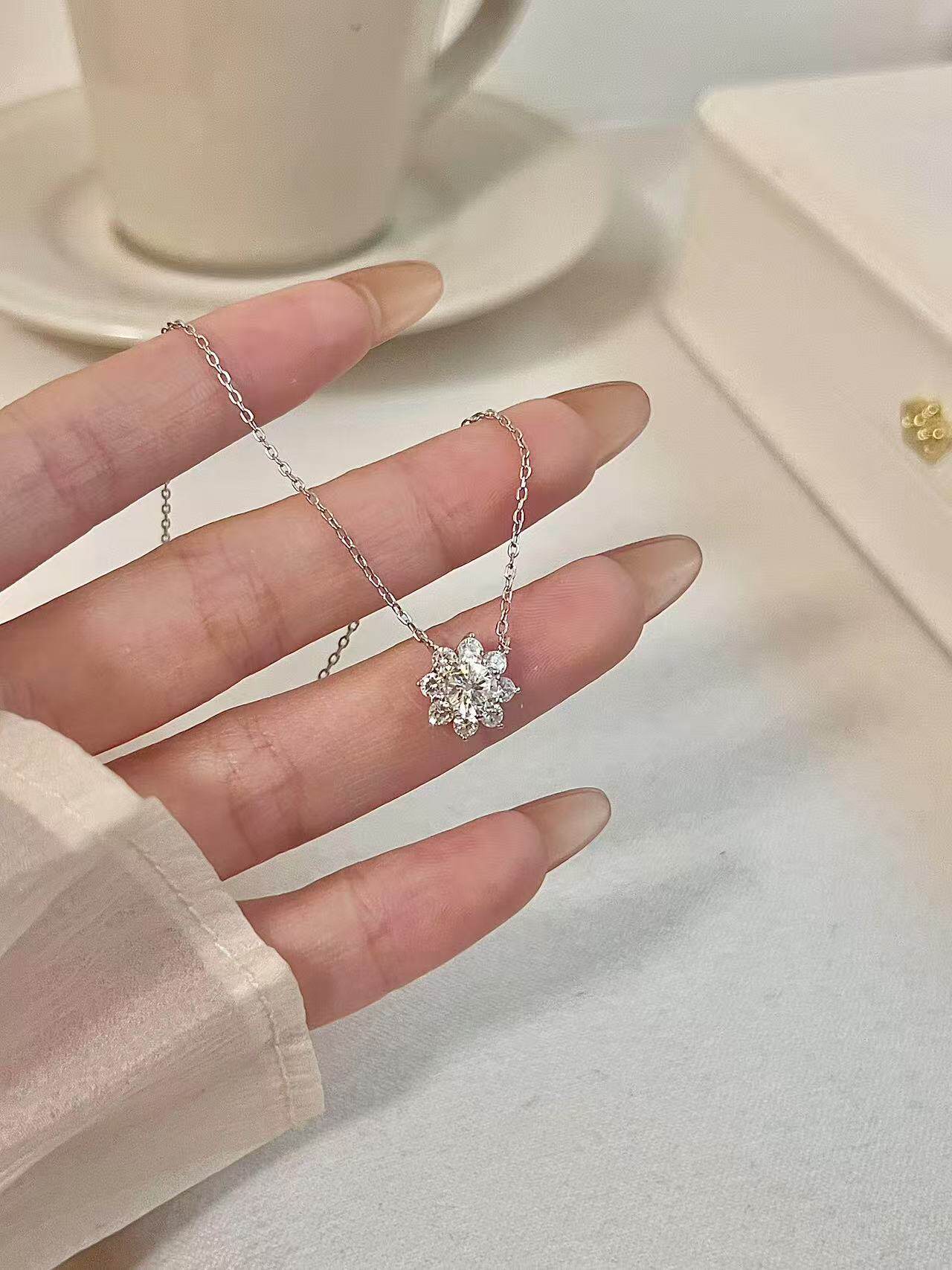 Серебряное ожерелье 【耀花绮梦】s999纯银满钻太阳花项链女高级感颈饰轻奢锁骨链礼物 Marodylia