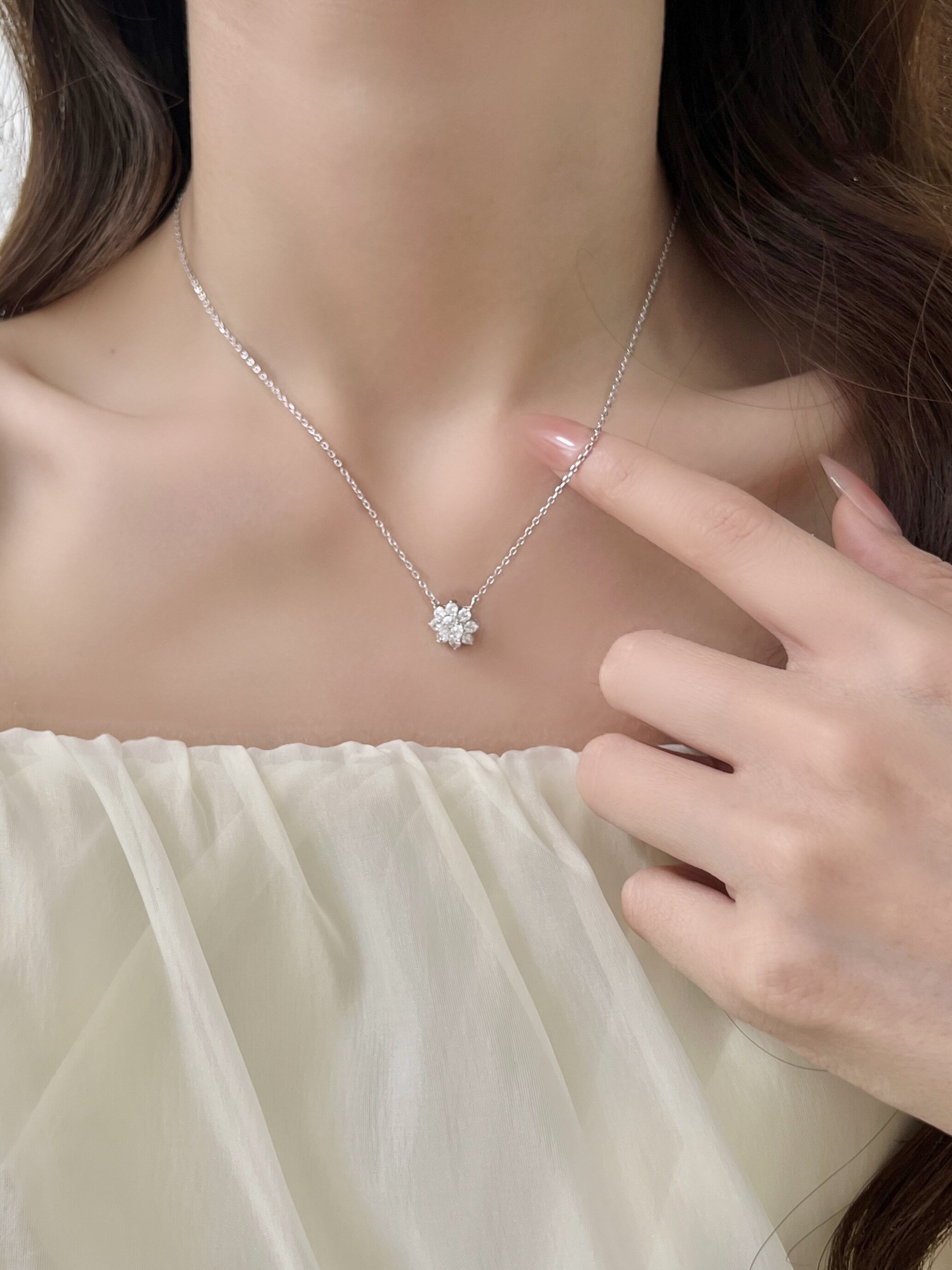 Серебряное ожерелье 【耀花绮梦】s999纯银满钻太阳花项链女高级感颈饰轻奢锁骨链礼物 Marodylia