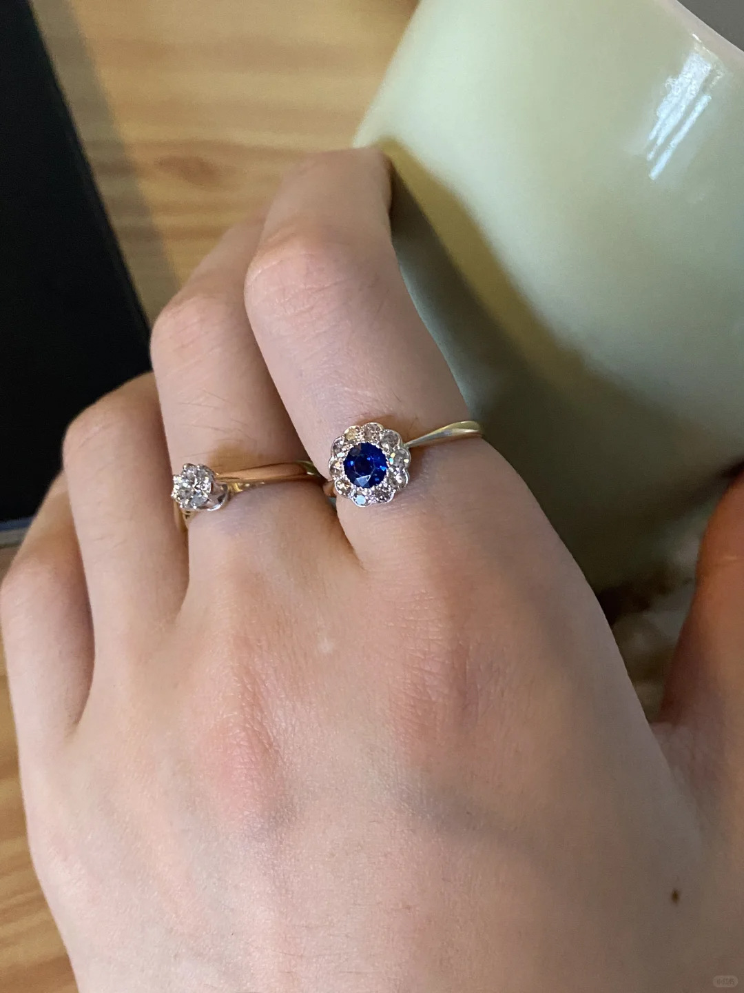 Imagen 1 del Anillo Halo de Zirconia Ovalada de Zafiro