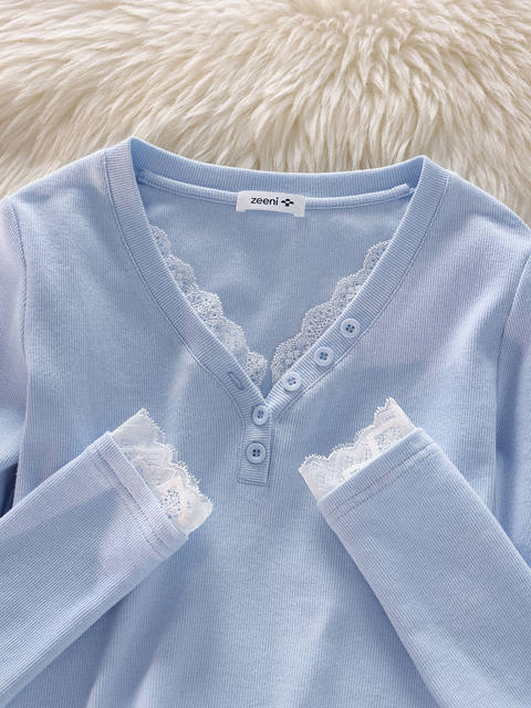 Practicalism! Milky Blue V-Neck Lace Patchwork Long-Sleeve Plus-Size Women's Base T-Shirt for Autumn and Winter Layering