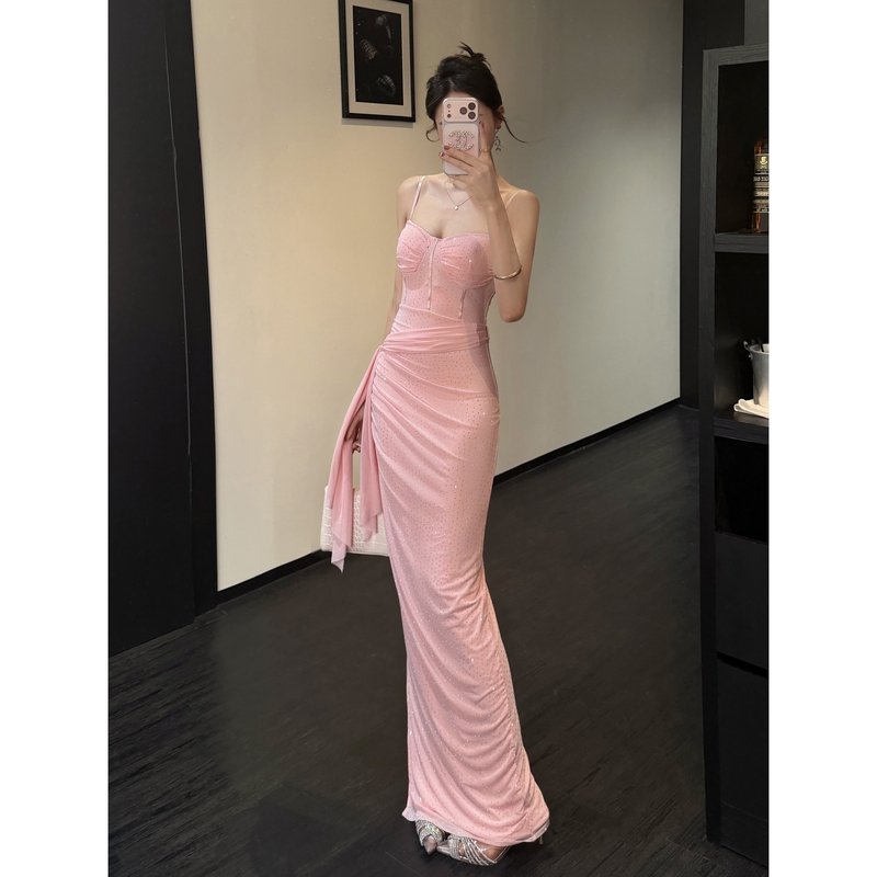 French-Style Sexy Evening Dress, Summer Light Luxury Rhinestone Dress, Slim-Fitting, Figure-Flattering, Hip-Hugging Long Dress丨250399 French-Style Sexy Evening Dress, Summer Light Luxury Rhinestone Dress, Slim-Fitting, Figure-Flattering, Hip-Hugging Long Dress丨250399