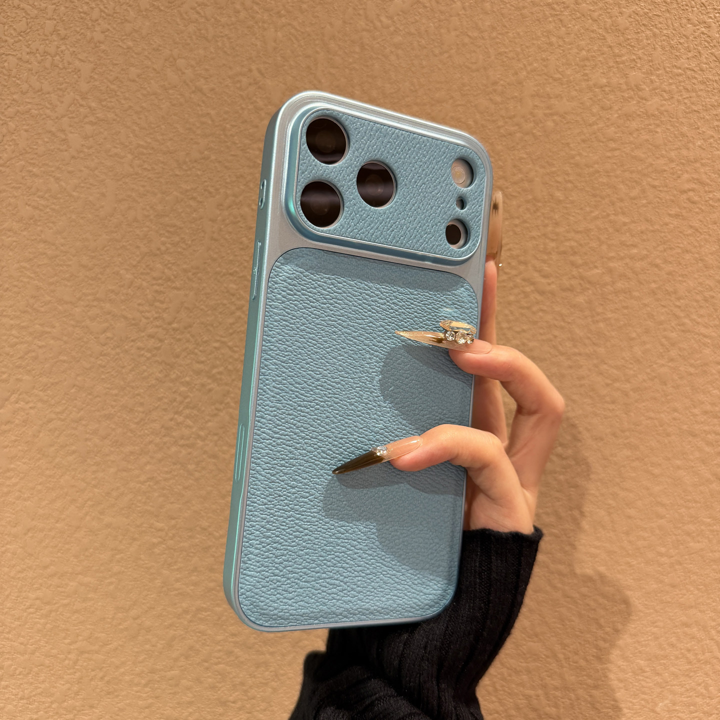 Coque Apple 17 Max motif cuir litchi orange automne-hiver, nouveau modèle ultra-fin, transforme instantanément l'iPhone 16_voghion.com