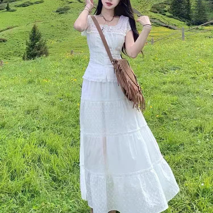 Sweet and Salty, Small Fresh White Elegant Two-Piece Suit Dress for Women in Summer, a Complete Set of Fashionable Korean Style
