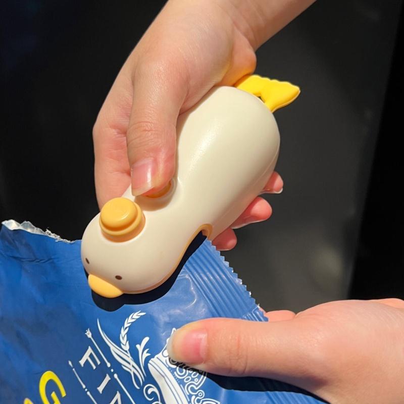 Portable Mini Sealing Machine Vacuum Household Student Dormitory Snack Secondary Packaging Sealing Artifact Little Duck Sealer