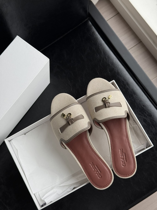 Relaxed Vibe~ Retro Old Money Style Tassel Buckle Flat Sandals, Women's Outdoor Slippers, Large Size Women's Shoes 43 Relaxed Vibe~ Retro Old Money Style Tassel Buckle Flat Sandals, Women's Outdoor Slippers, Large Size Women's Shoes 43
