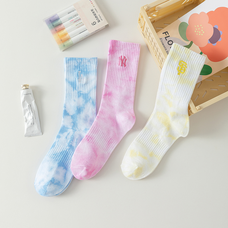 Women's Socks Made of Xinjiang Cotton, Fashionable Colorful Tie-Dye Mid-Calf Socks, Breathable Antibacterial Pure Cotton Socks, Casual Sports Fitness Socks