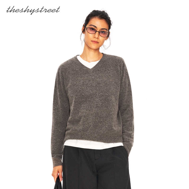 The Shy Street Yak Wool Small V-Neck Knitted Pullover The Shy Street Yak Wool Small V-Neck Knitted Pullover