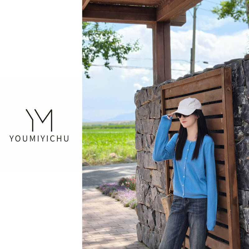 Y.M |   A Leaf of Autumn Ultra-Soft and Gentle Double-Sided Jacquard Knit Sweater 82195